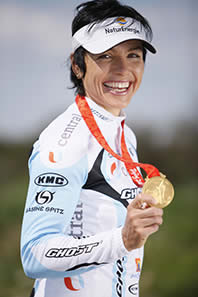 Sabine Spitz gewinnt Gold